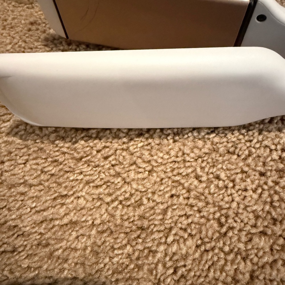 Remington Shine Therapy Straightener in White and Silver - Picture 6 of 7